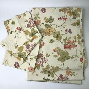 Vintage WAVERLY Tablecloth & 3 Napkins Cottage Floral Grapes Rectangle Beige